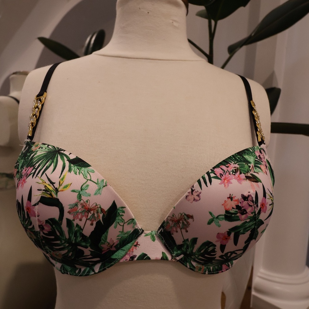 VS very sexy push up bra size 34C